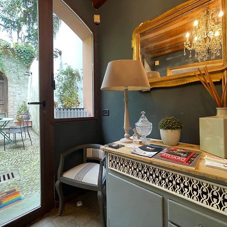 Le Camere Di Bsuites Affittacamere Parma Exterior foto