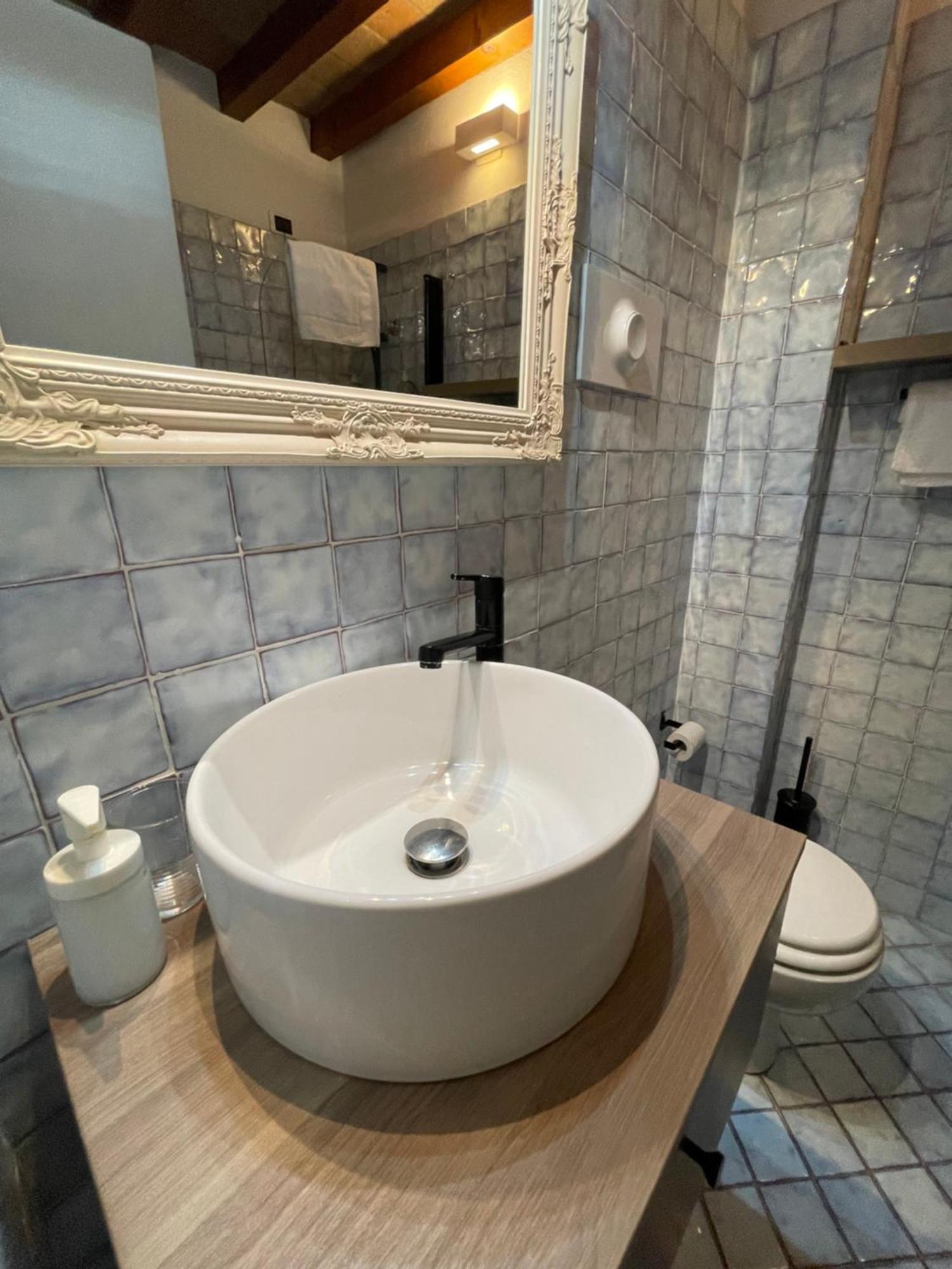 Le Camere Di Bsuites Affittacamere Parma Exterior foto
