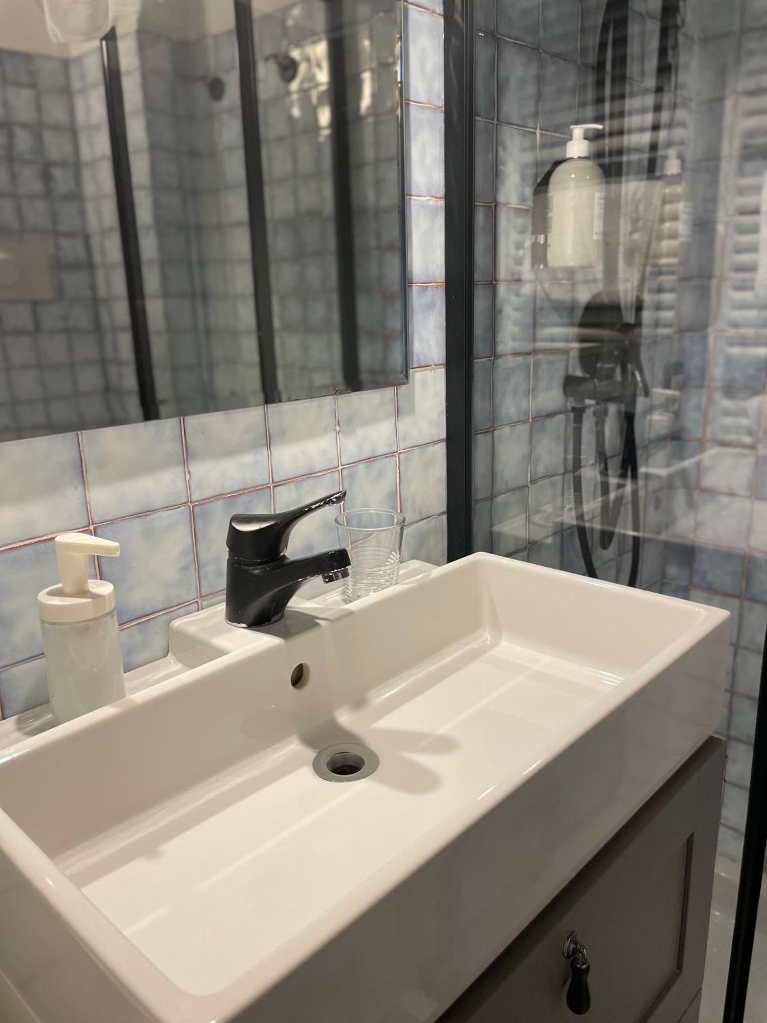 Le Camere Di Bsuites Affittacamere Parma Exterior foto